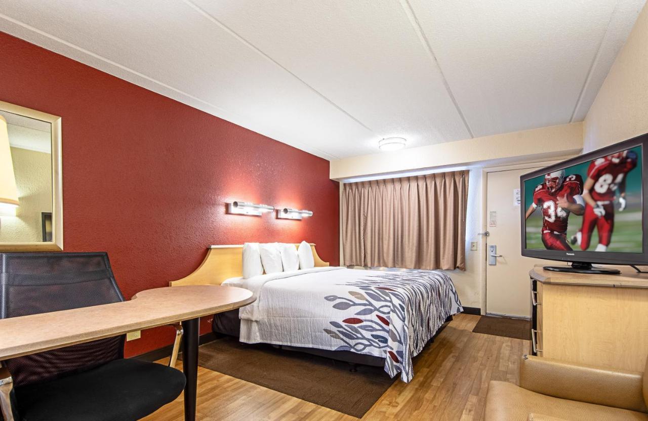 Red Roof Inn Fairmont Eksteriør bilde