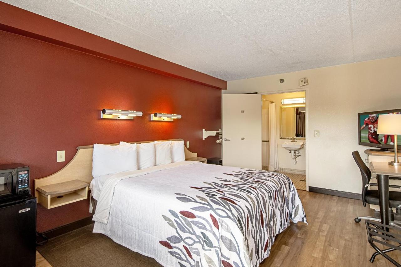 Red Roof Inn Fairmont Eksteriør bilde